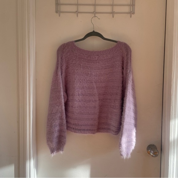 Dolls kill (Cotton candy LA) fuzzy lavender cropped sweater - Picture 4 of 5
